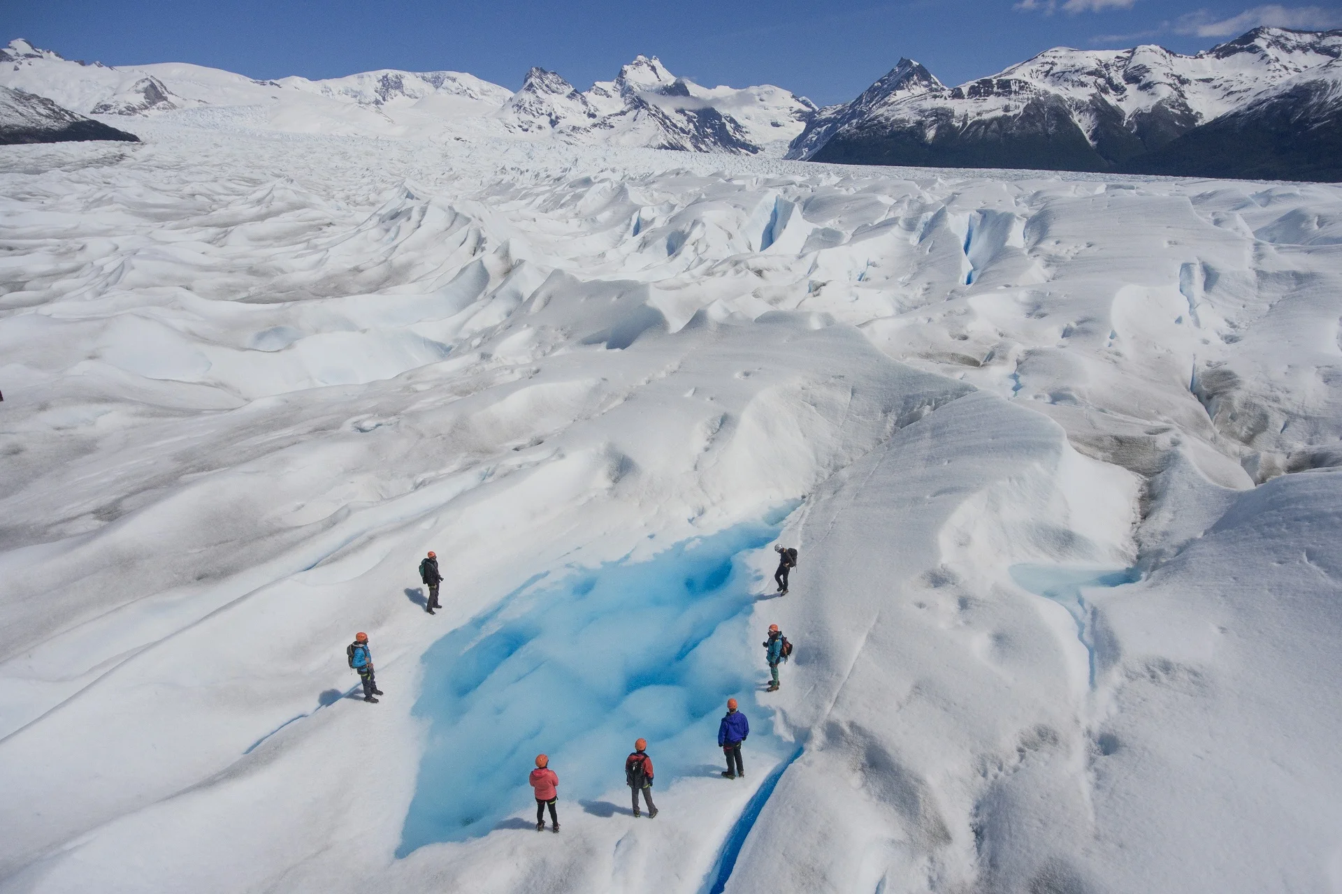 Trekking between Lakes and Glaciers