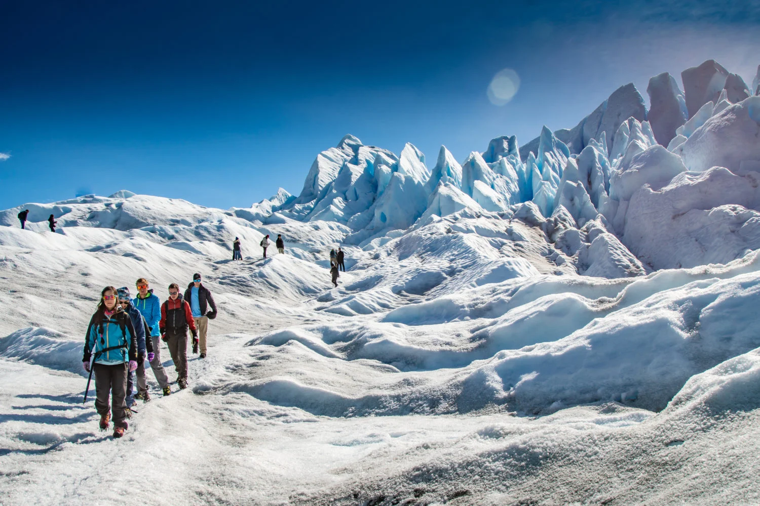 Trekking between Lakes and Glaciers